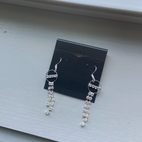 Jewelry - Cute Dangle Earrings